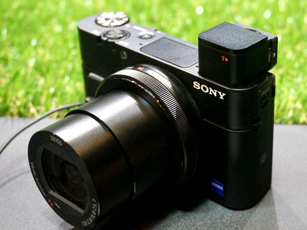 소니, 여심 공략 위한 하이엔드 카메라 RX100 III 발표:: 보드나라