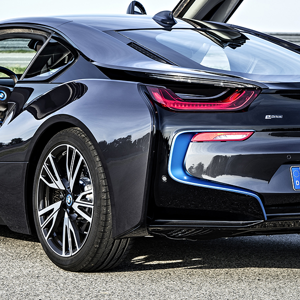 미래서 온 'BMW i8' 올해 국내 출시된다, 일단 18…