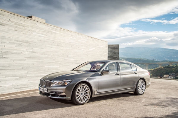BMW ׷ 100ֳ , BMW 7ø θ ǽ