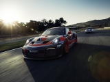 , 700   911 GT2 RS Ŭ 