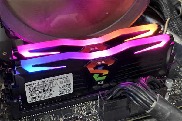 4000MHz까지 간단하게 오버클럭할 수 있는 메모리,게일 DDR4-3600 슈퍼 루스 RGB 블랙