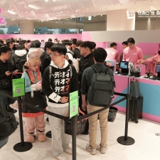 ������ �� ����, Apple App Store�� �Բ��� �˾������ ��Team Angel POP SHOW�� ����