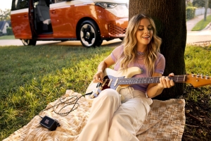 JBL, ������ ���ο� AI ��� ���� �� ����Ŀ JBL BandBox ���